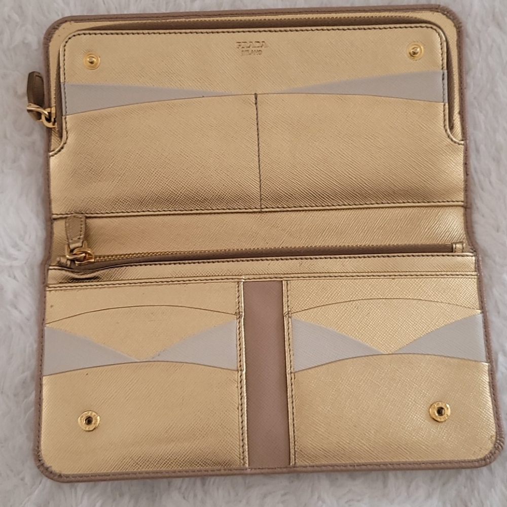 Prada Large Saffiano Wallet in Cammeo - Picture 3 of 8